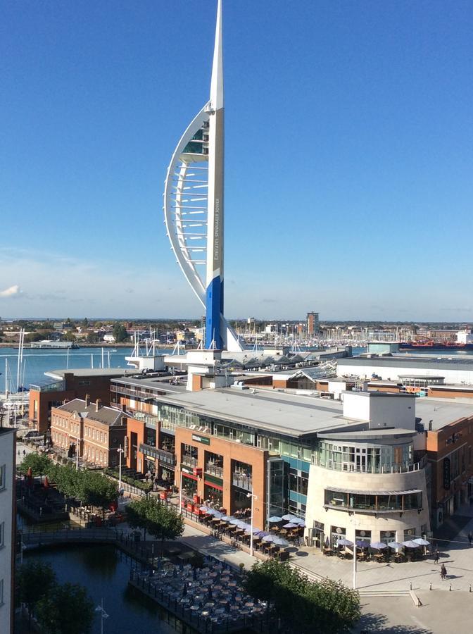 Gunwharf Quays Harbour Apartments Portsmouth Exterior photo